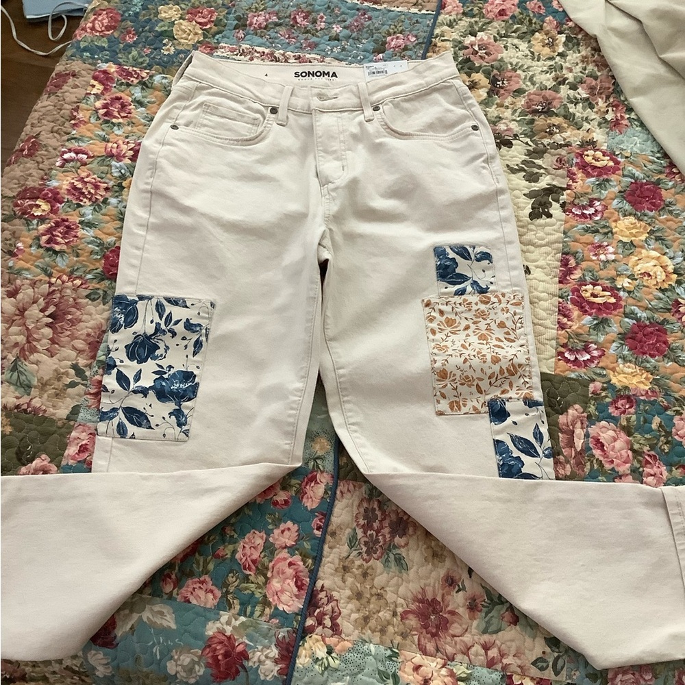 Sonoma Women's Beige Jeans with Blue and Brown Floral Accents